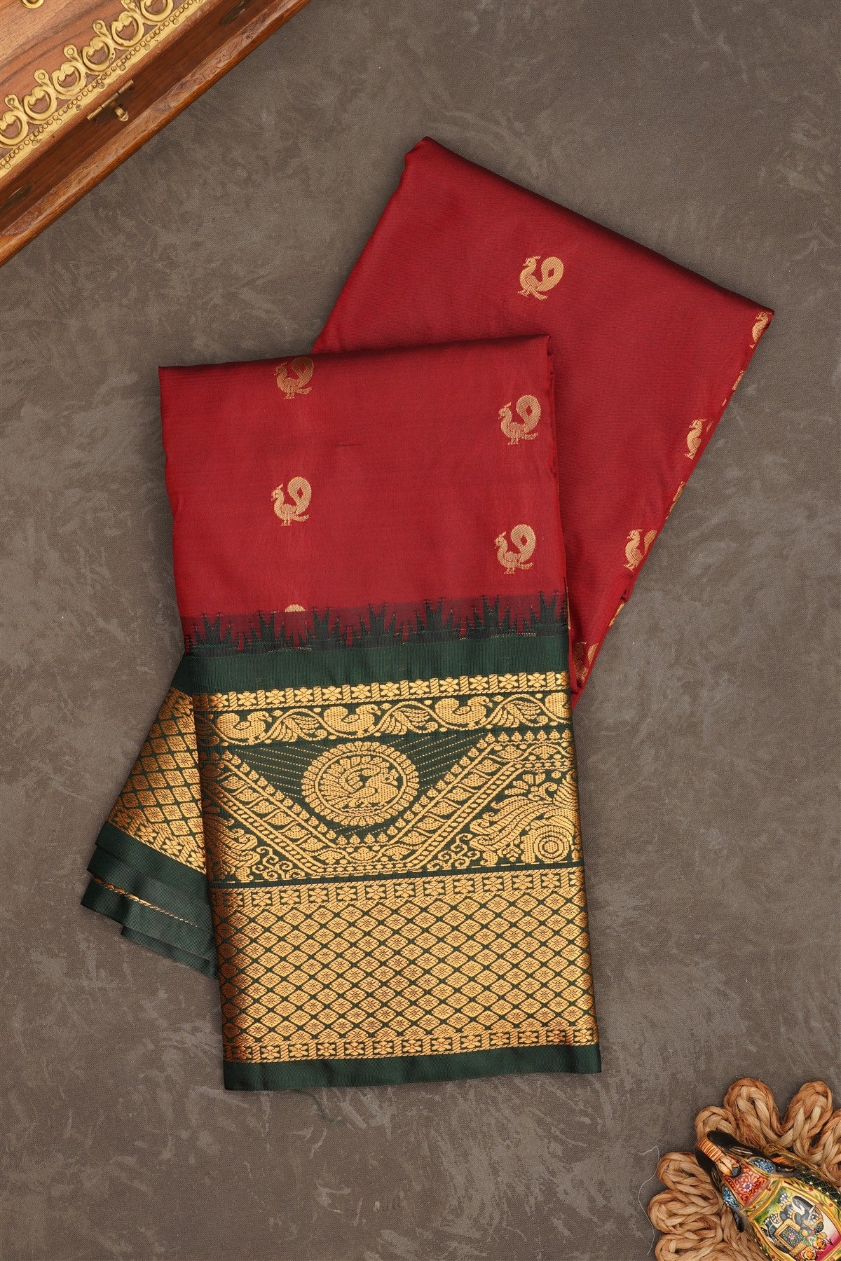 Gadwal Silk Marron Saree