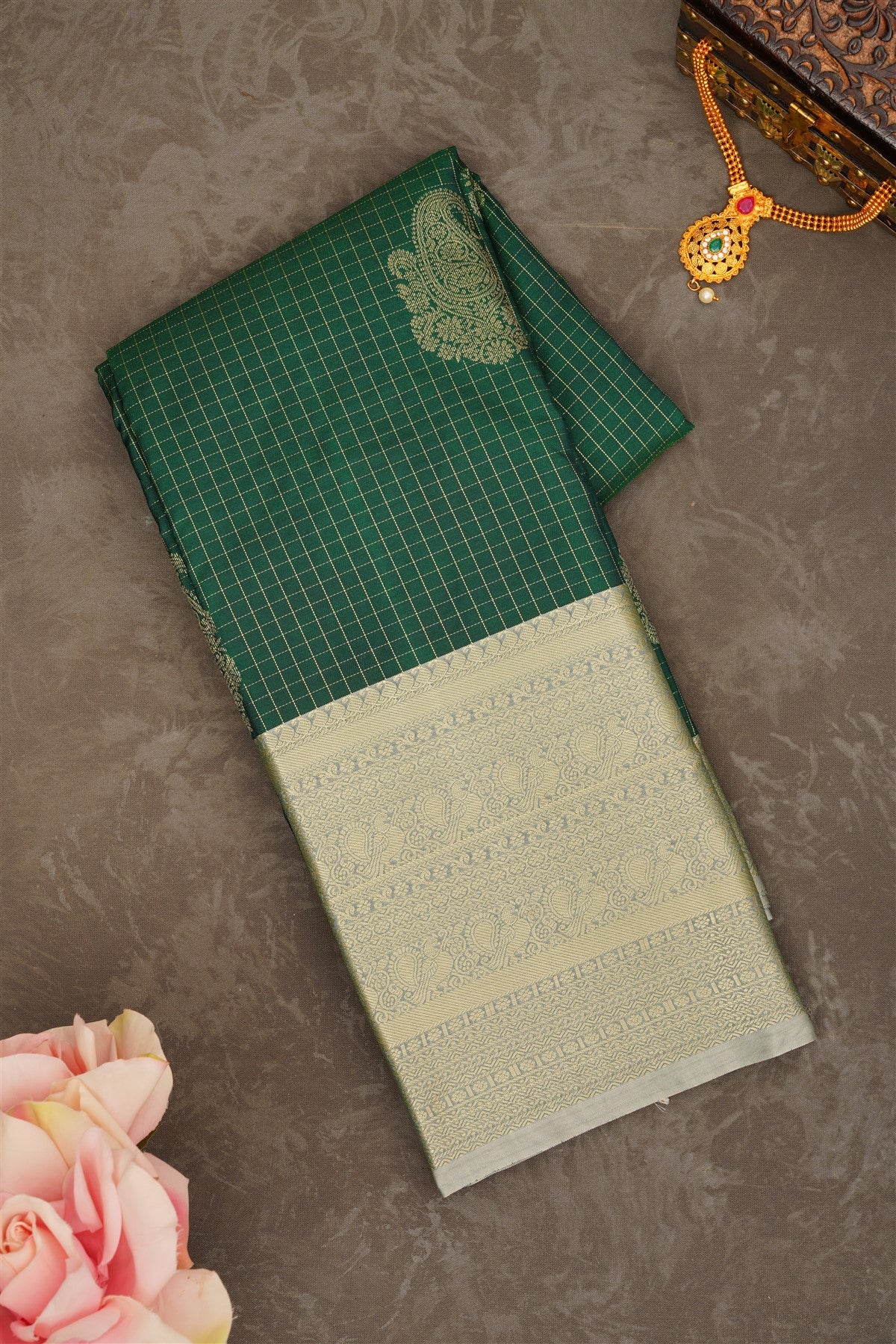 Semi Pattu Silk Blend Green Saree