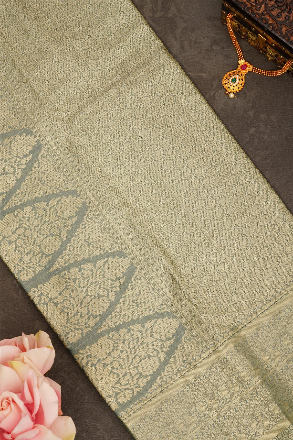 Semi Pattu Silk Blend Green Saree