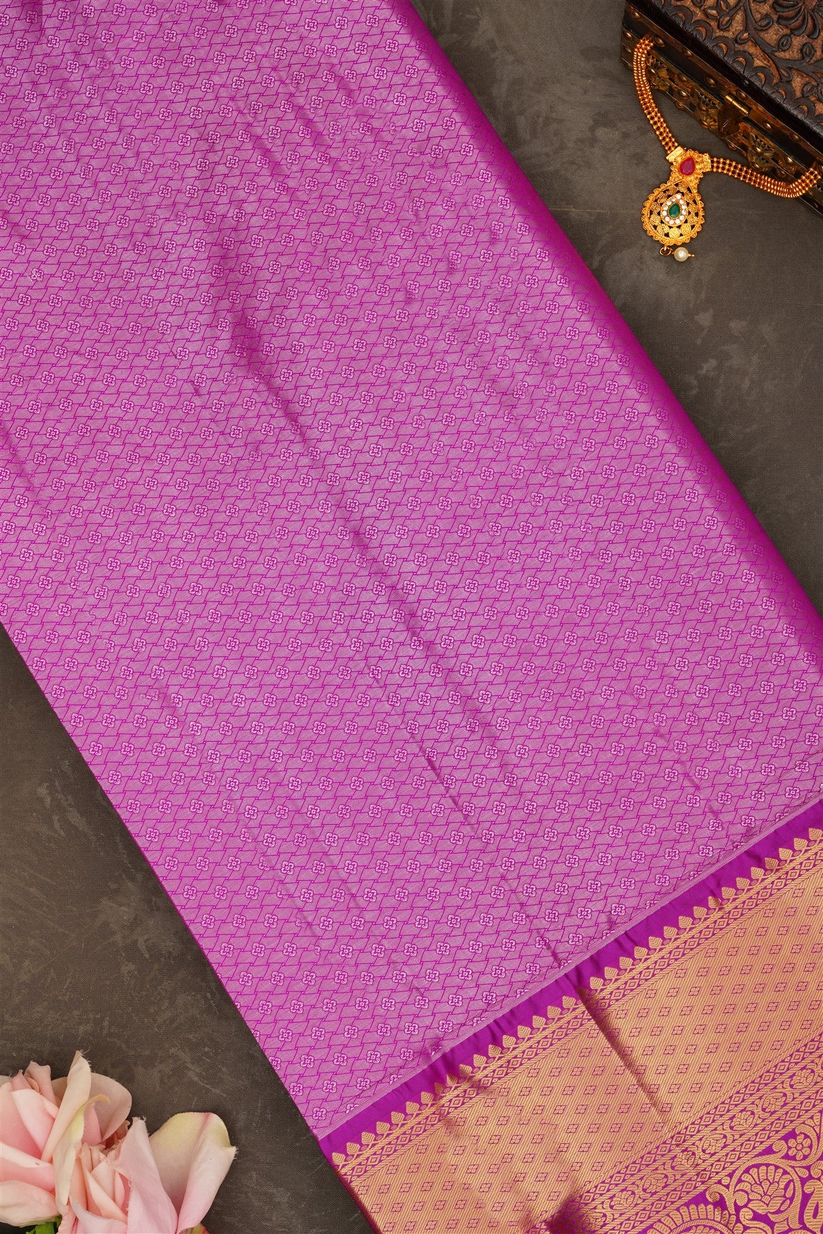 Semi Pattu Silk Blend Green Saree