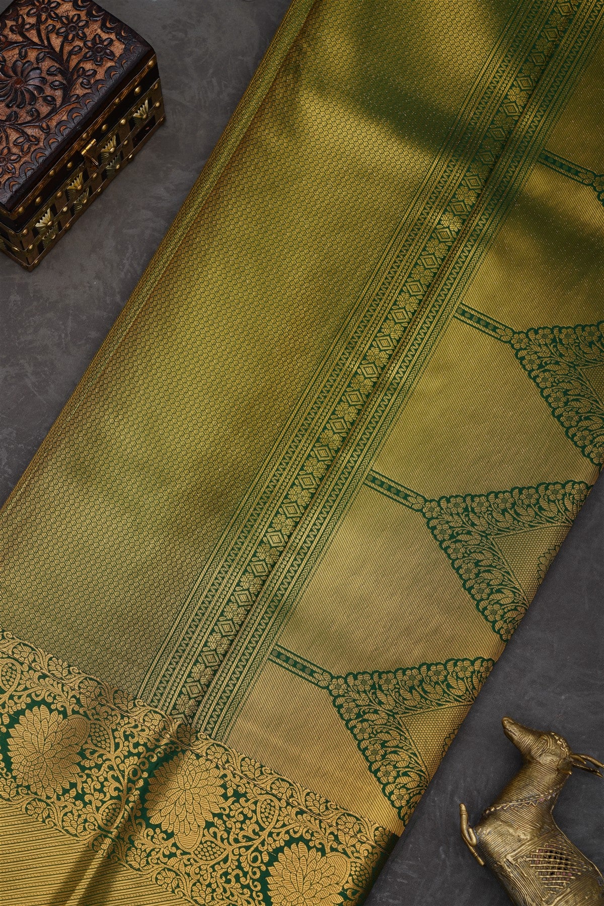 Semi Pattu Silk Blend Green Saree