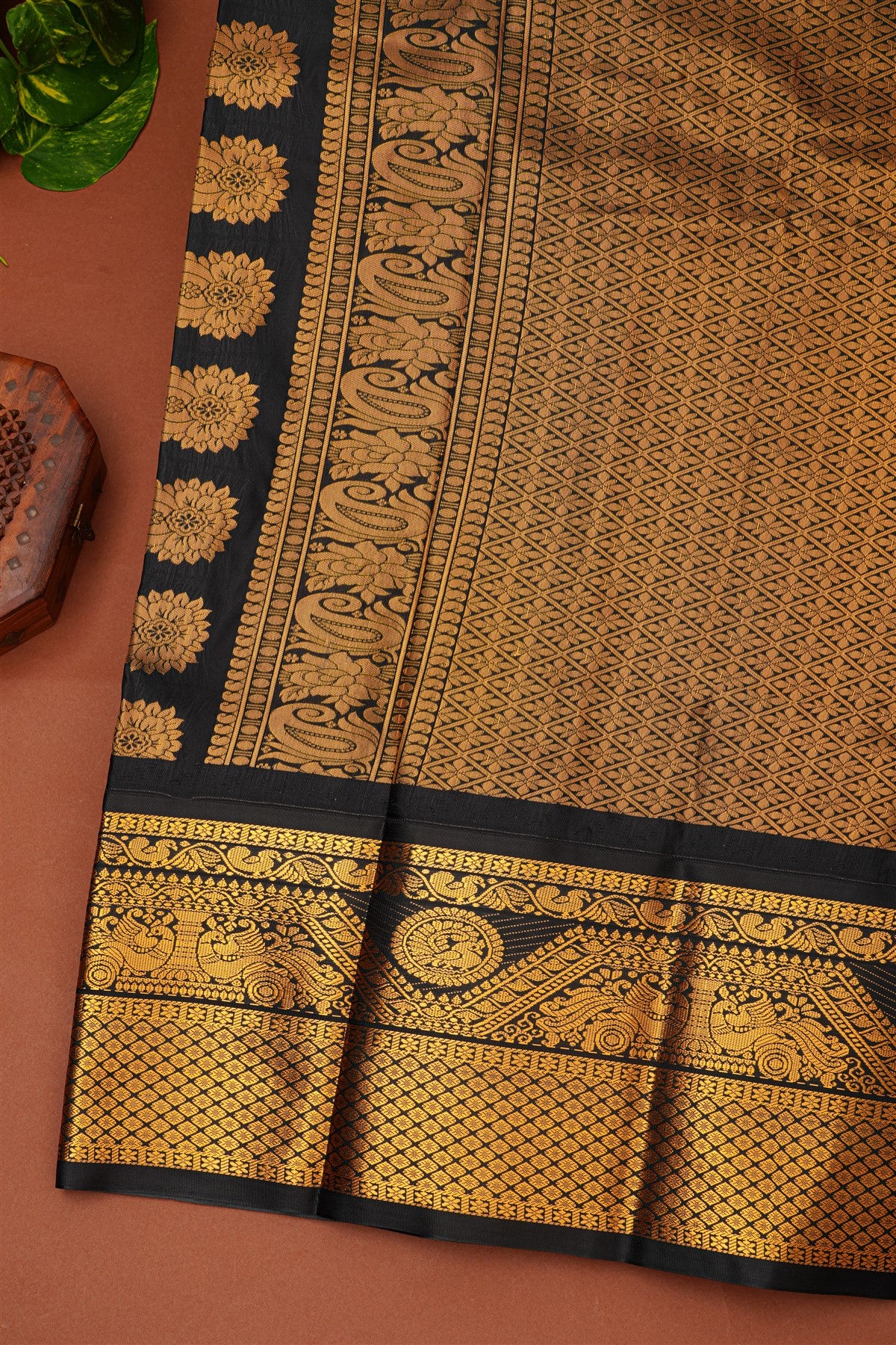 Gadwal Silk Blend Green Saree