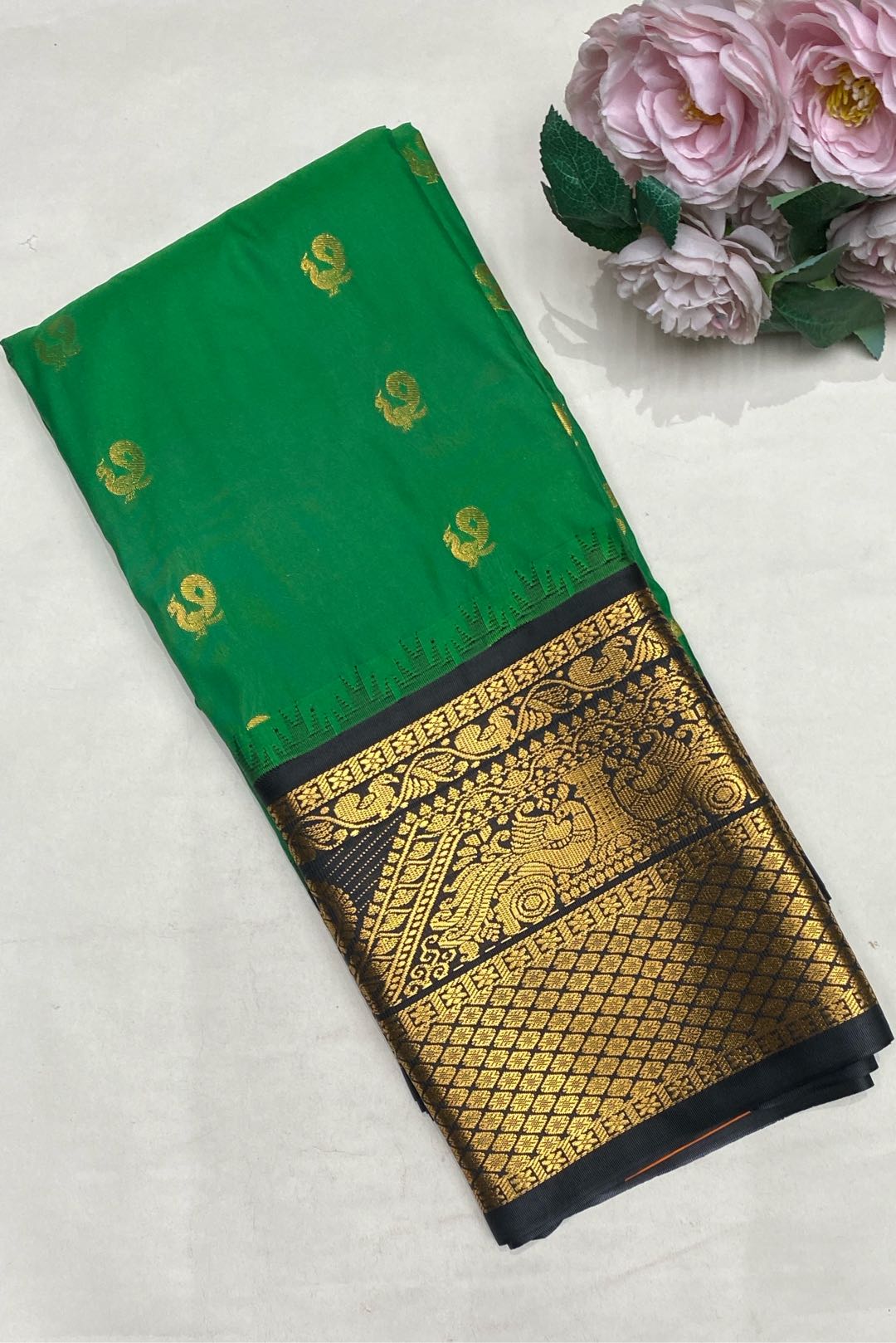 Gadwal Silk Blend Green Saree