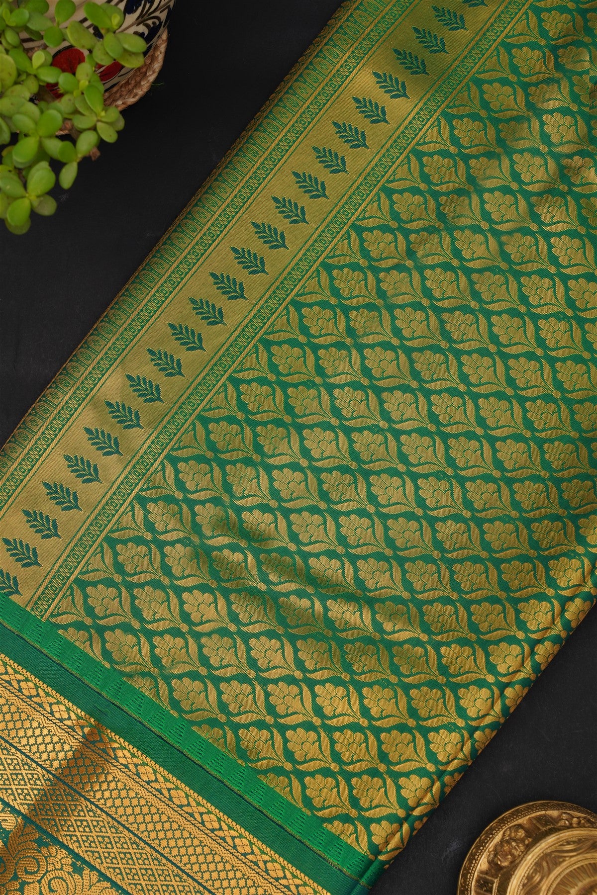 Gadwal Silk Blend Marron Saree