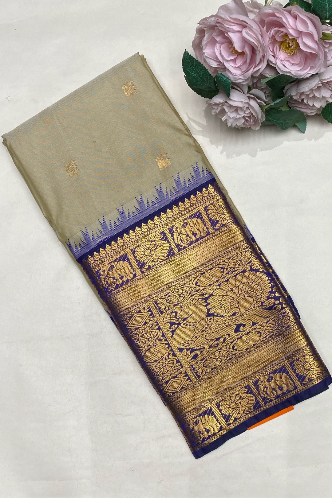 Gadwal Silk Blend Cream Saree