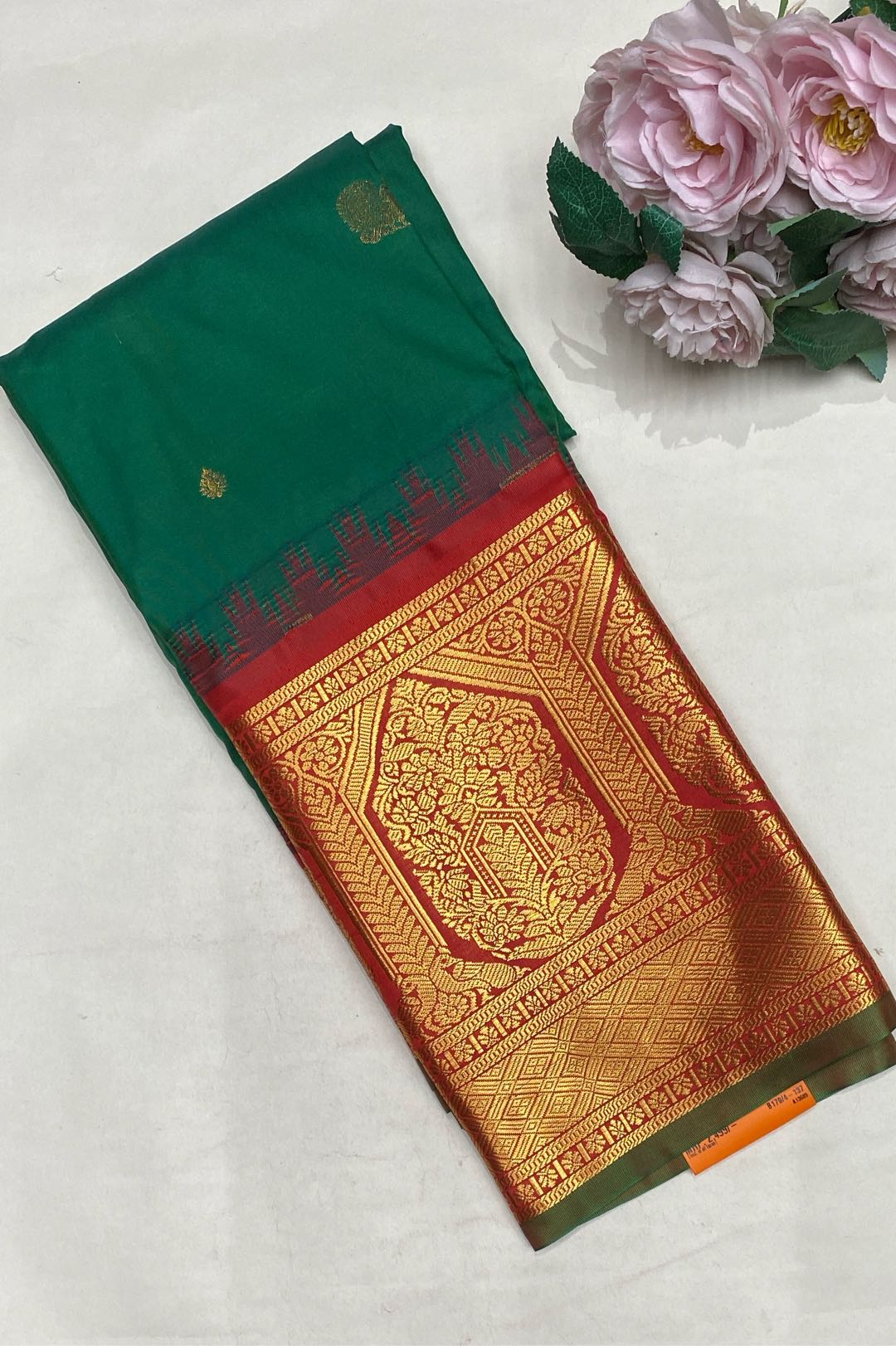 Gadwal Silk Blend Green Saree