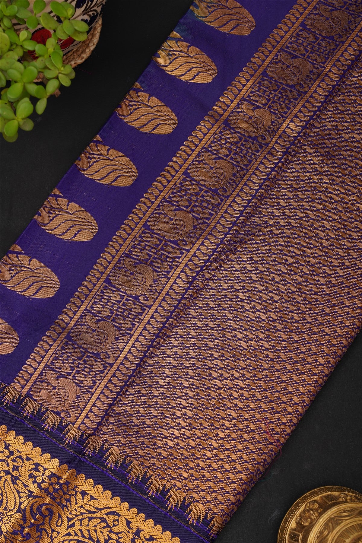 Gadwal Silk Blend Green Saree
