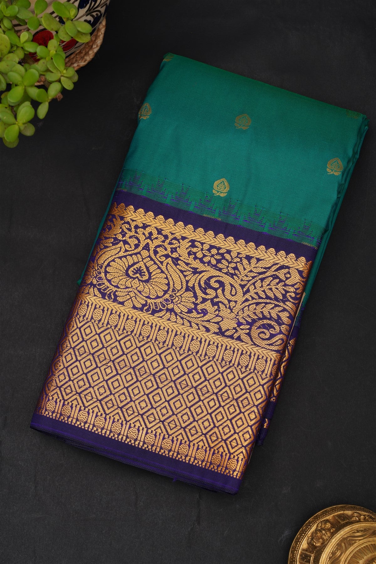 Gadwal Silk Blend Green Saree