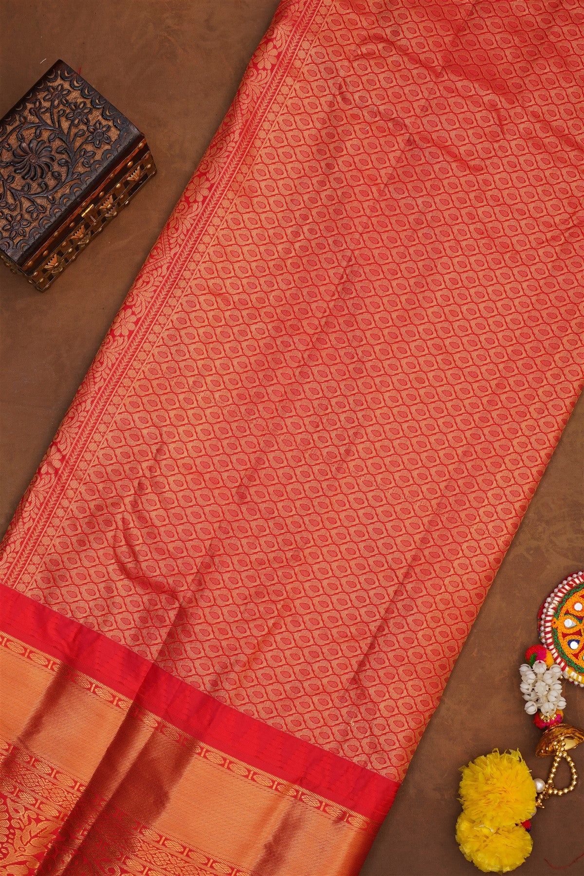Handloom Semi Gadwal Light Cream Saree