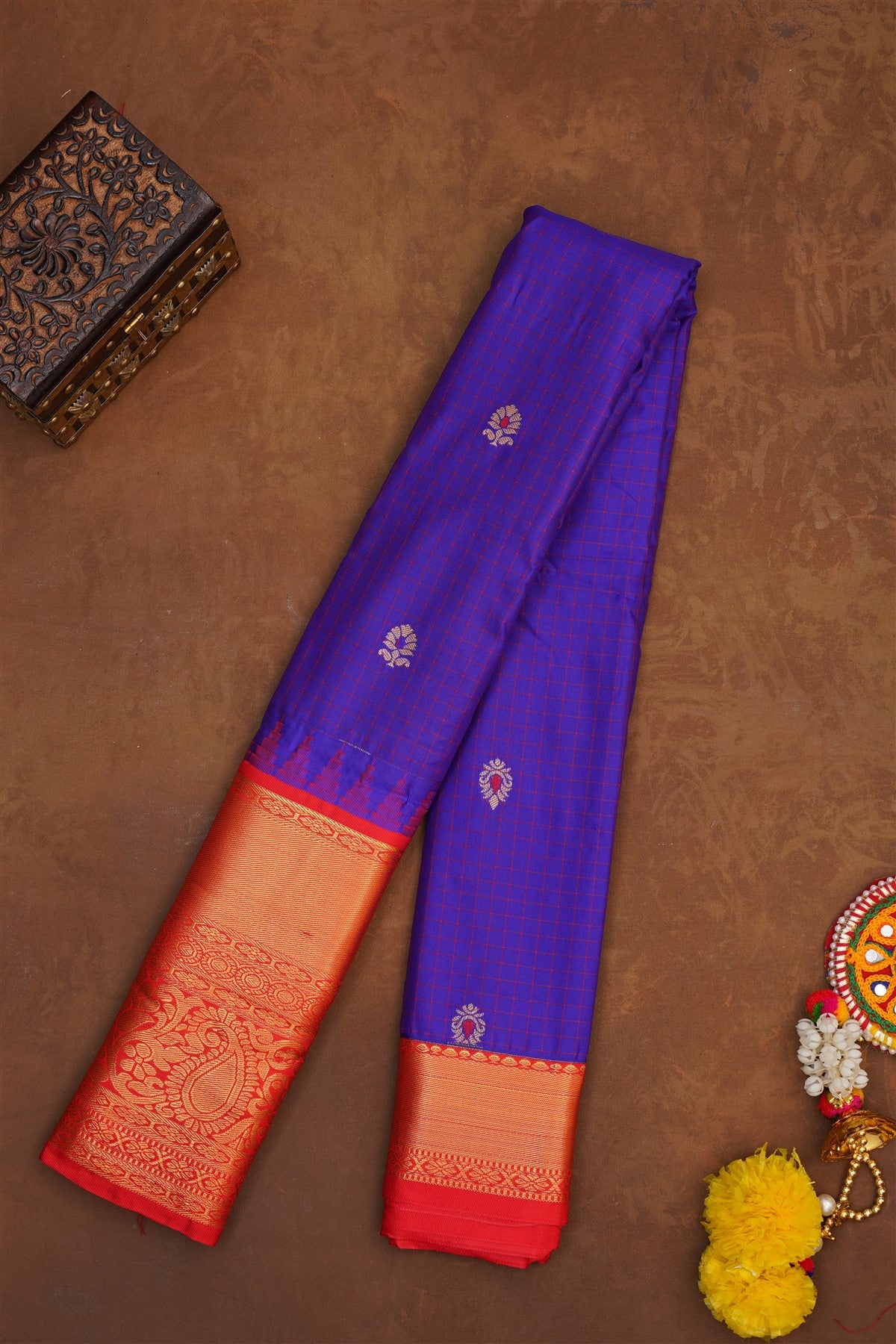 Handloom Semi Gadwal Violet Saree