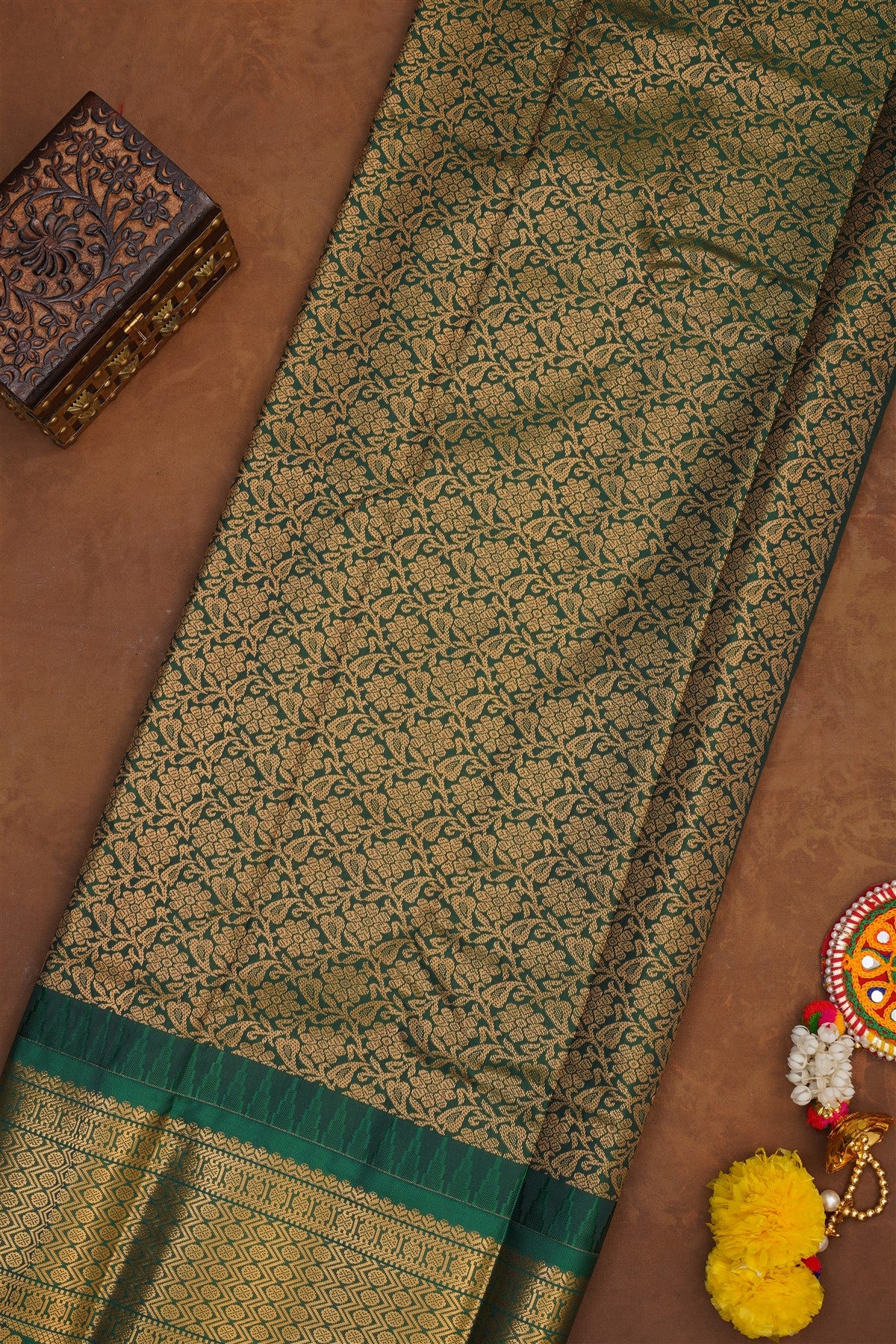 Handloom Semi Gadwal Dark Meganta Saree