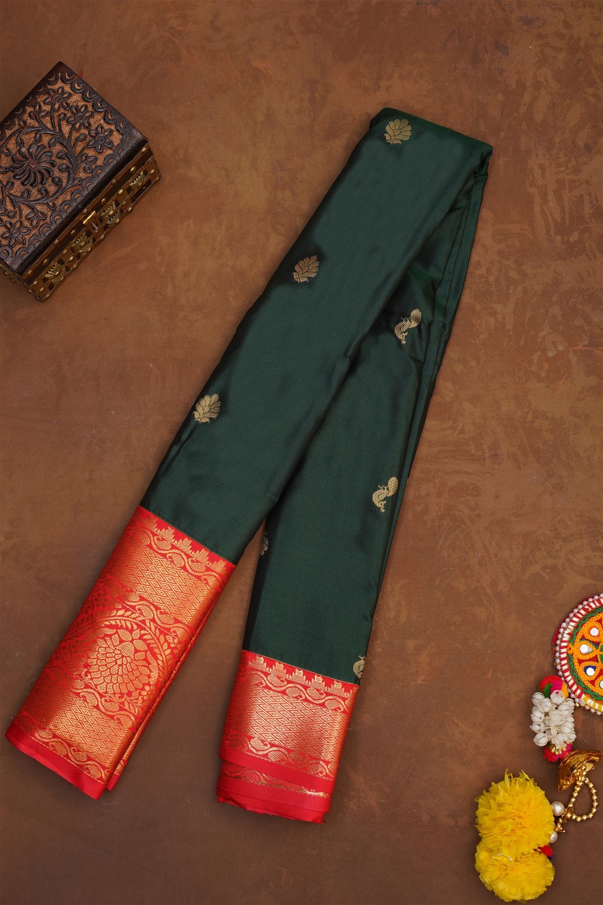 Handloom Semi Gadwal Dark Green Saree