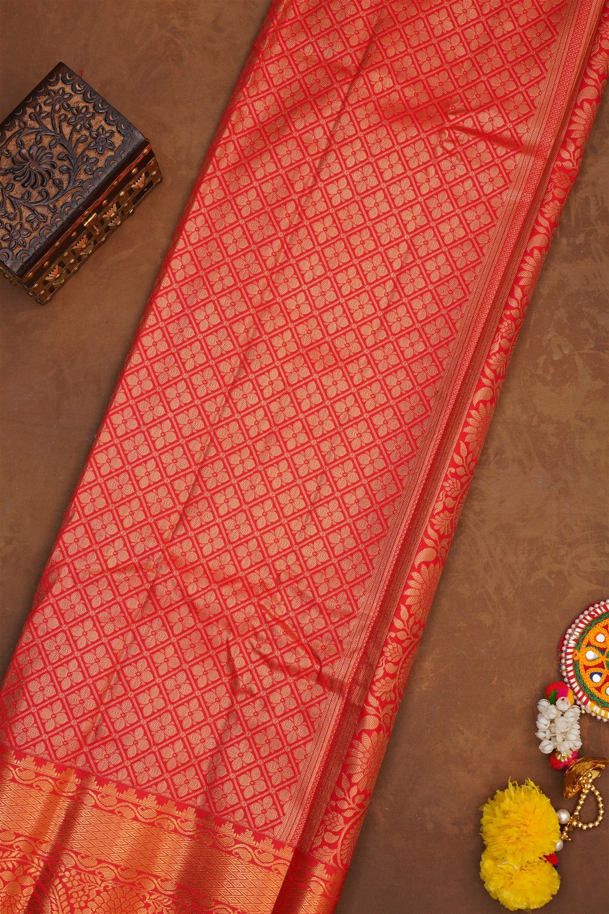Handloom Semi Gadwal Dark Green Saree