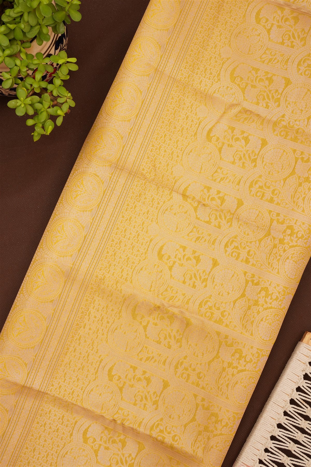 Semi Pattu Silk Blend Light Green Saree